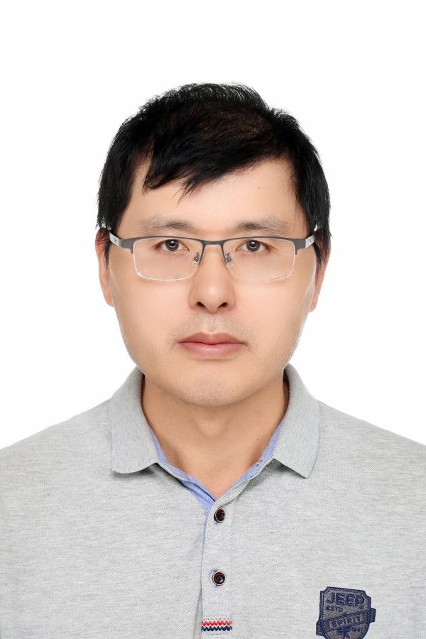 吕军亮照片