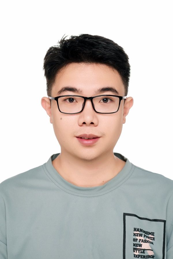 路亦康照片