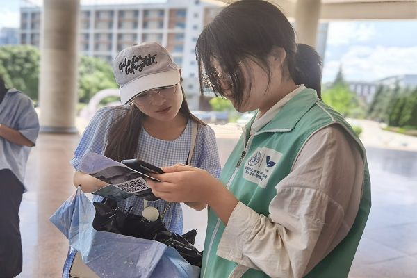 李晨舒.jpg