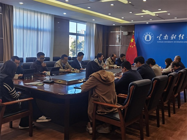 1220李正彪与分管部门中层干部谈话.jpg