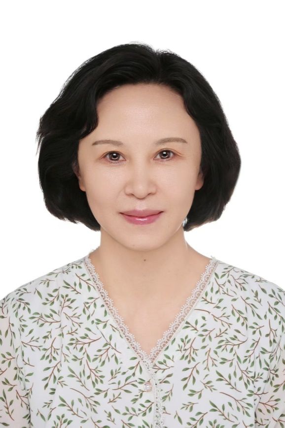 谭莹照片